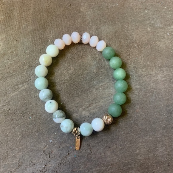 Jewelry - Kohls***** Gemstone bracelet elastic